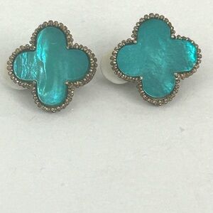 Carlisle NY Teal Blue Iconic 🍀 CLOVER Clip- On Antique Gold Finished with Shell